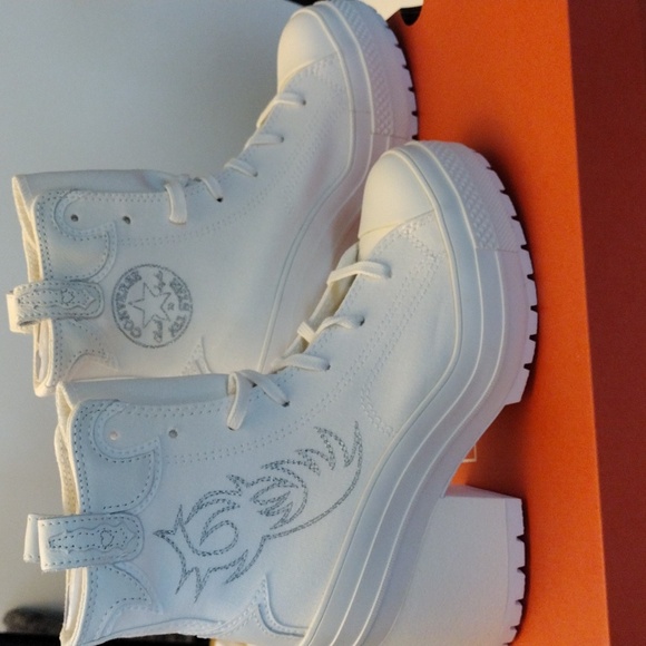 Converse Women's Chuck 70 De Luxe Heel Western Embroidered. 7.5 - Picture 6 of 15
